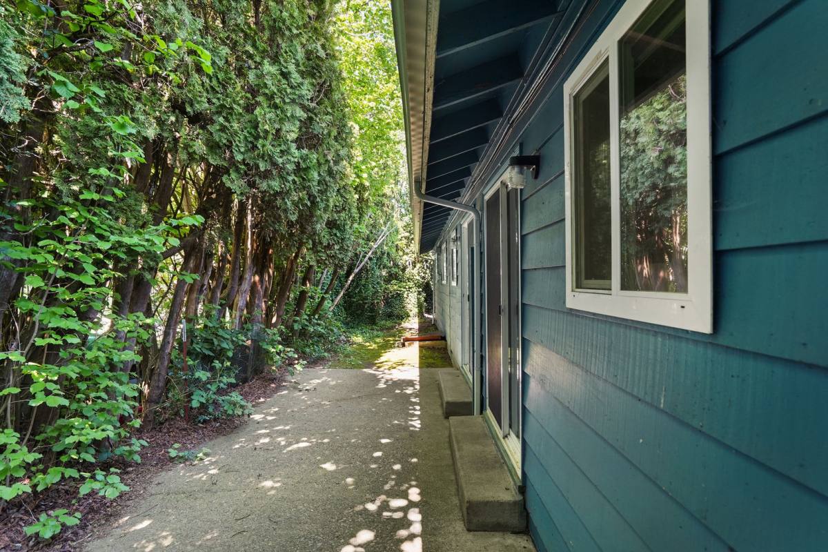 Apartment for rent at 235 Cummings Lane N, Salem, OR 97303