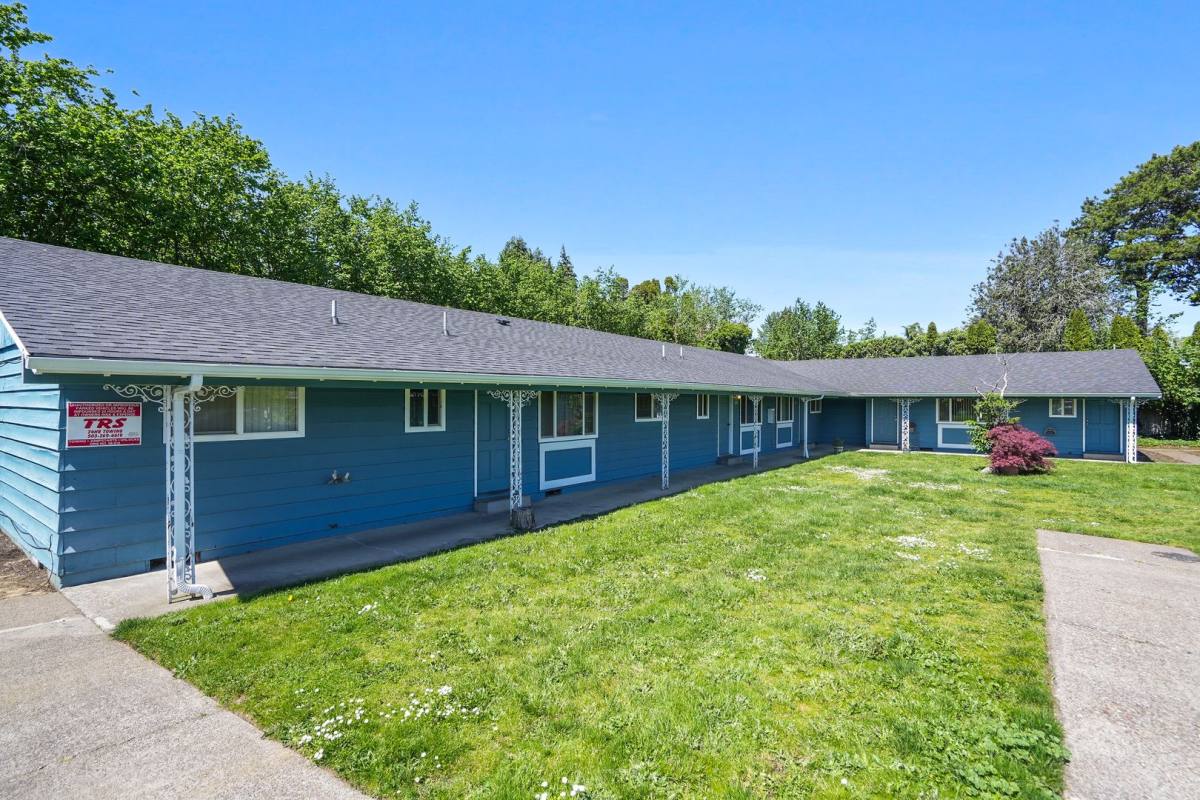 Apartment for rent at 235 Cummings Lane N, Salem, OR 97303