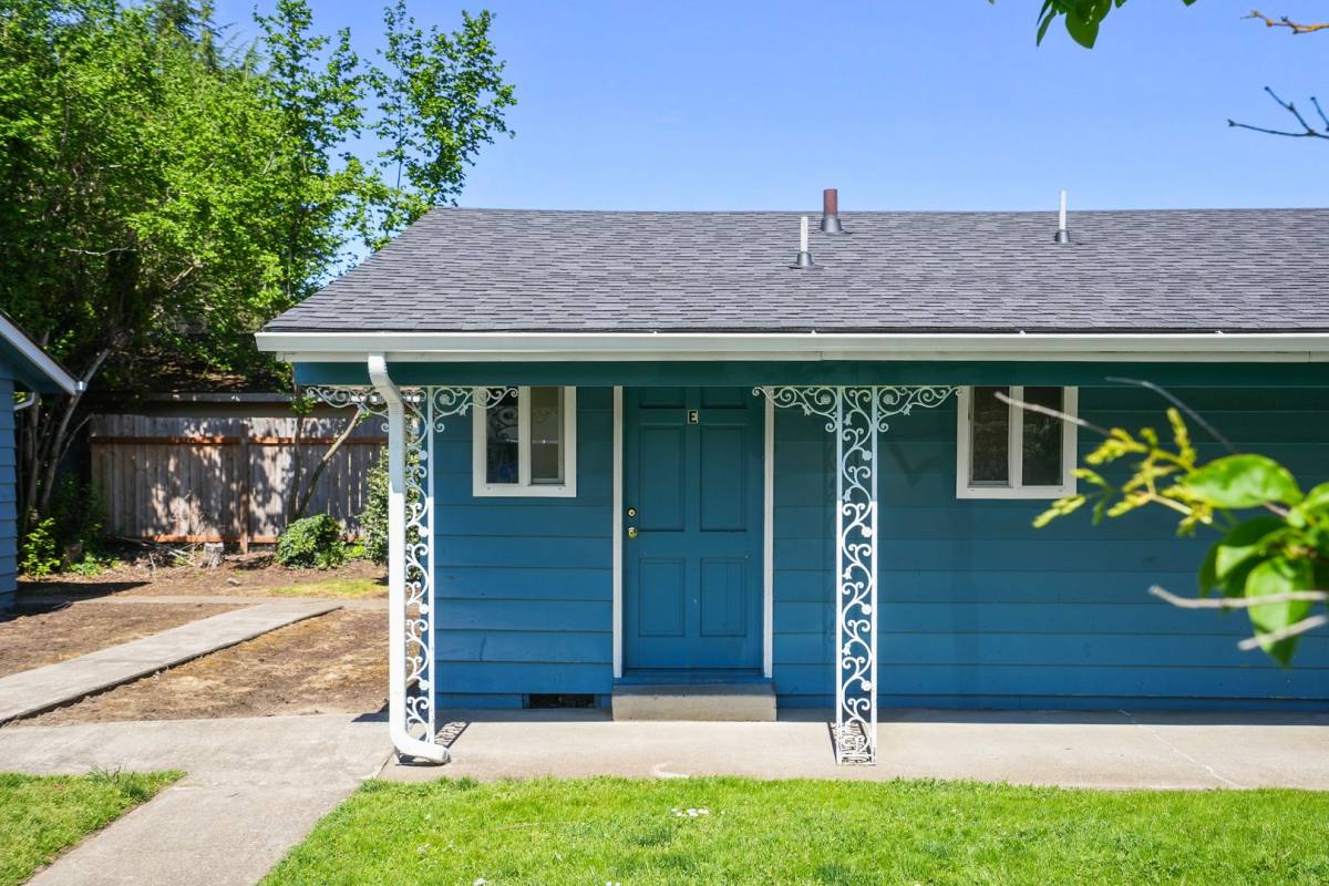 Apartment for rent at 235 Cummings Lane N, Salem, OR 97303
