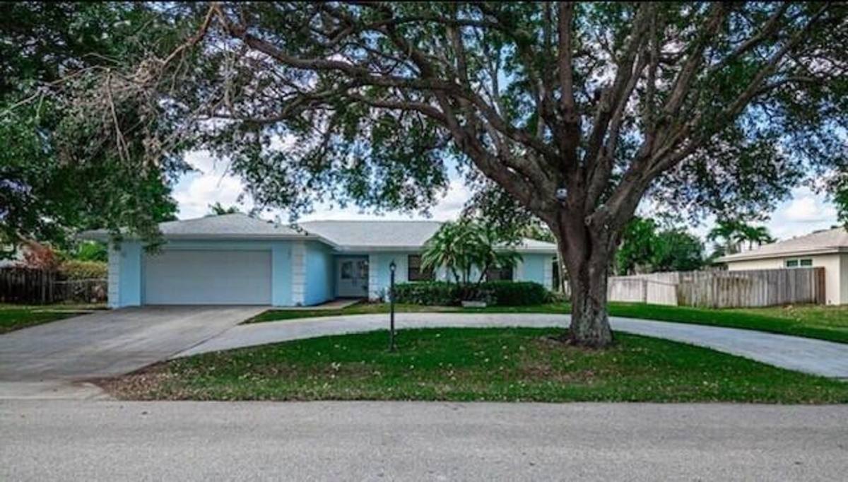 House for rent at 97 W Palm Ave, Lake Worth, FL 33467