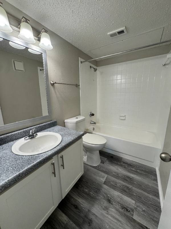 Apartment for rent at 2010 Estrada Parkway #201, Irving, TX 75061