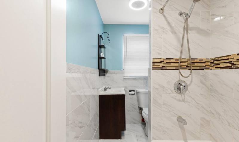 Townhouse for rent at 415 N E Ave, Baltimore, MD 21224