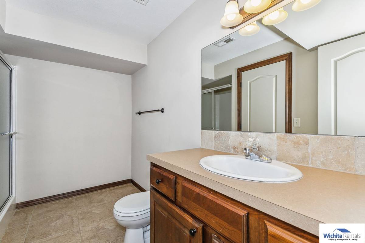 Apartment for rent at 1707-1709 Chapel Hill, Wichita, KS 67206