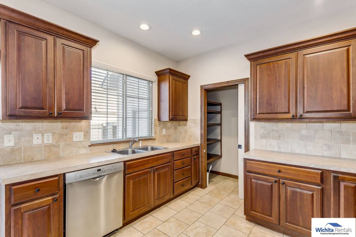 Apartment for rent at 1707-1709 Chapel Hill, Wichita, KS 67206