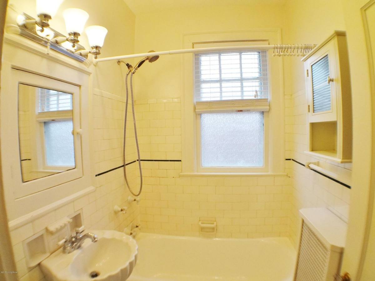 Apartment for rent at 2450 Glenmary Ave, Louisville, KY 40204