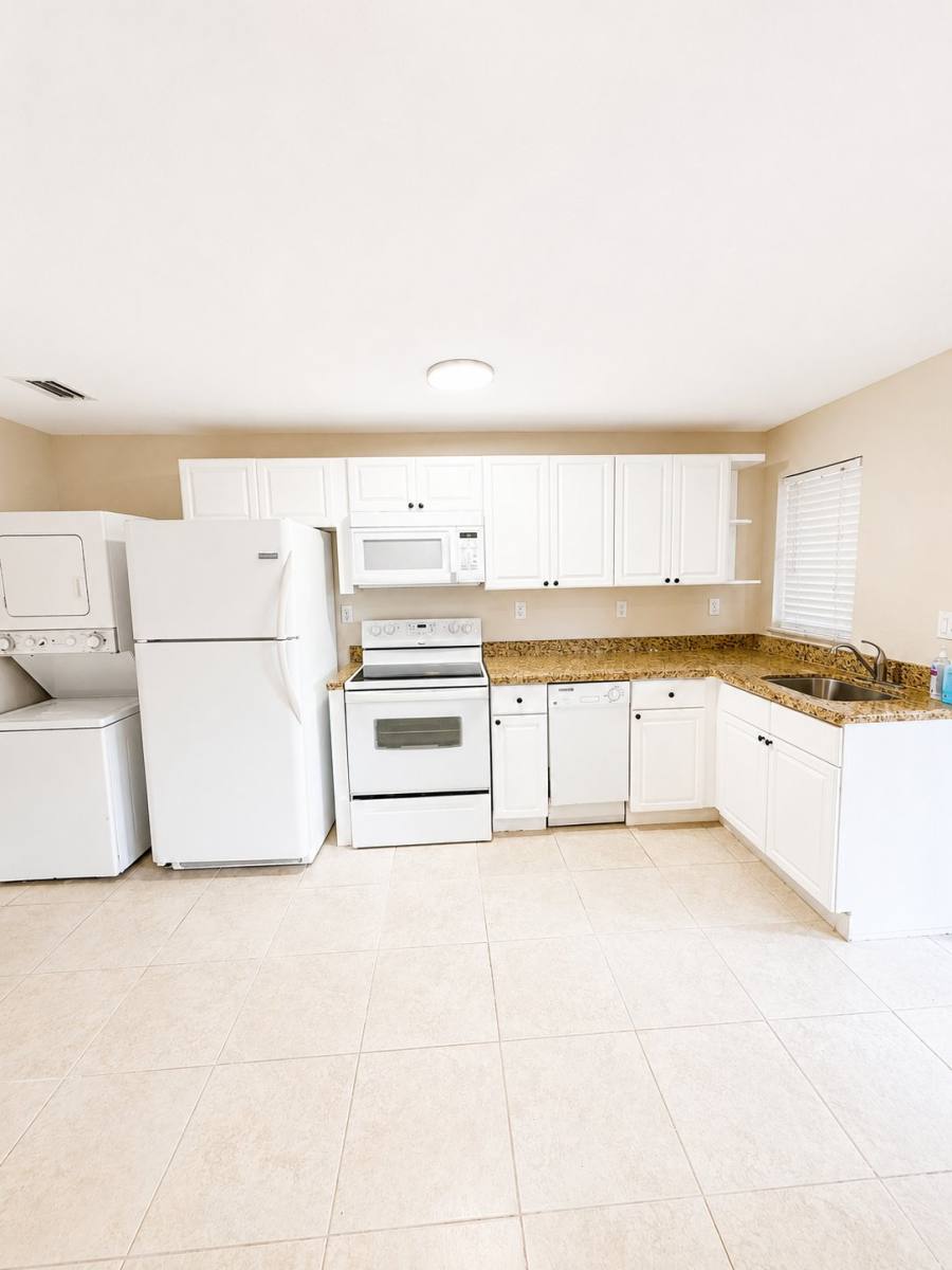 Apartment for rent at 700 SW 15th Ave #6, Fort Lauderdale, FL 33312
