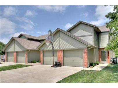 Townhouse for rent at 3546 NE Independence Ave, Lees Summit, MO 64064