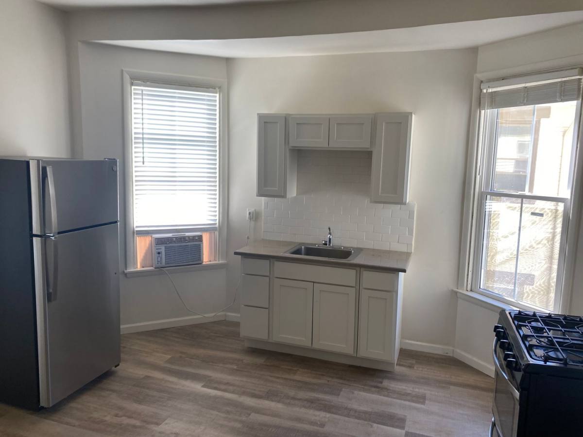 Apartment for rent at 2420 Kenilworth Ave, Cincinnati, OH 45212