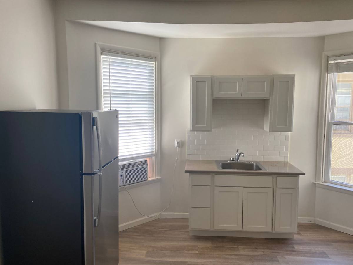 Apartment for rent at 2420 Kenilworth Ave, Cincinnati, OH 45212
