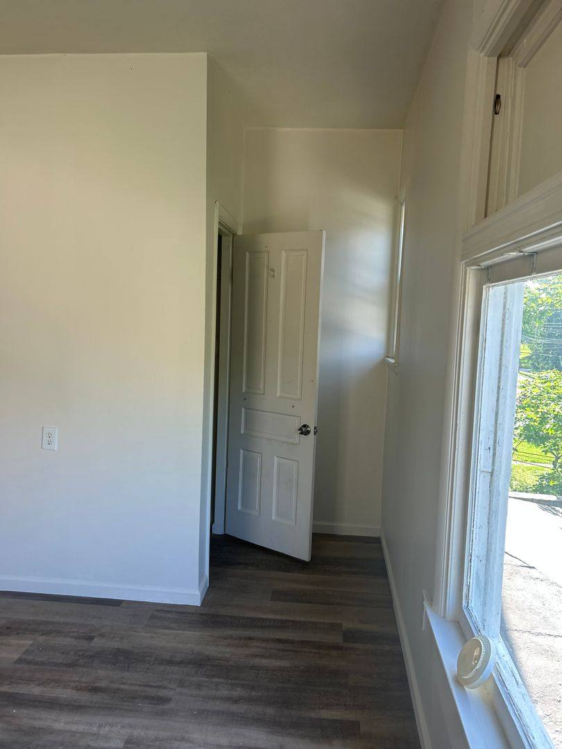 Apartment for rent at 2420 Kenilworth Ave, Cincinnati, OH 45212