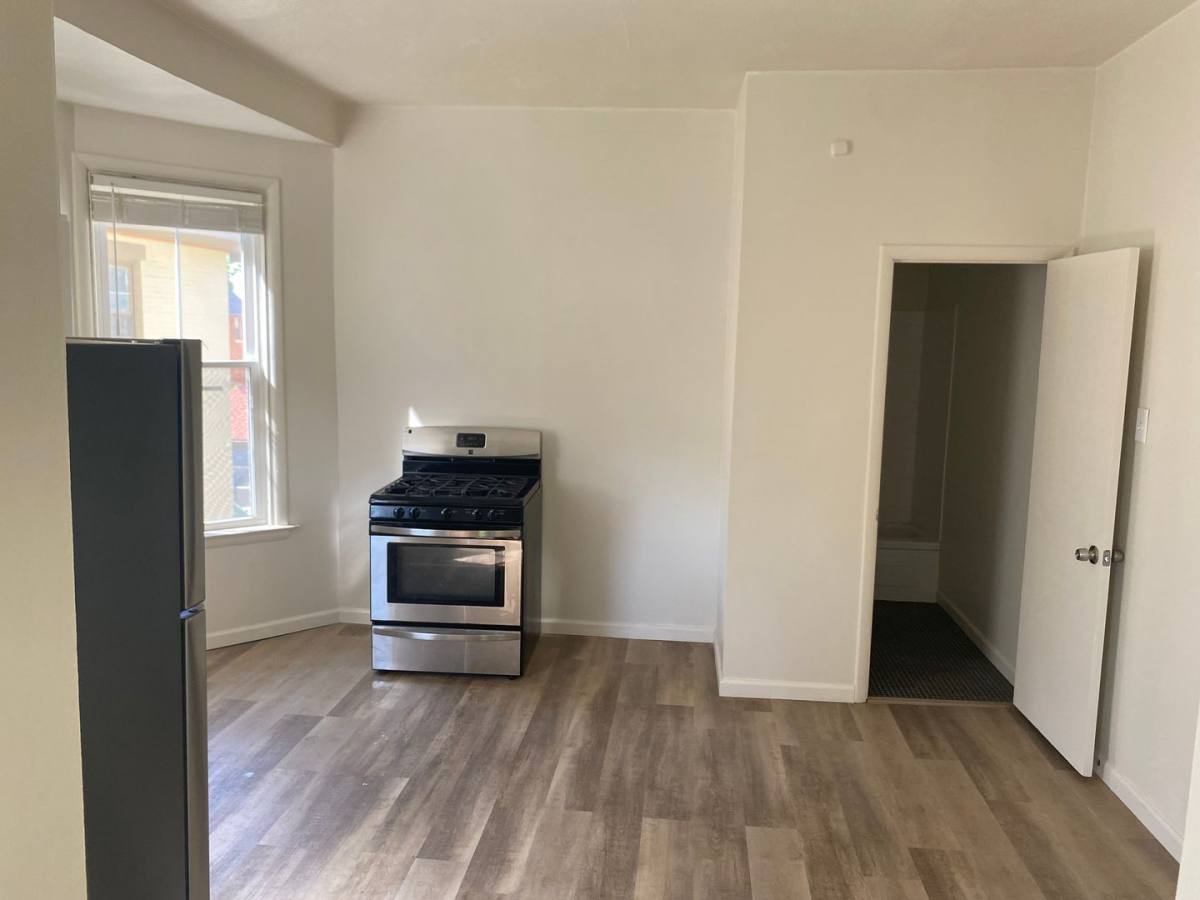 Apartment for rent at 2420 Kenilworth Ave, Cincinnati, OH 45212