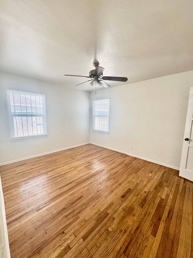 Townhouse for rent at 713-715 E Cocoa St, Compton, CA 90221