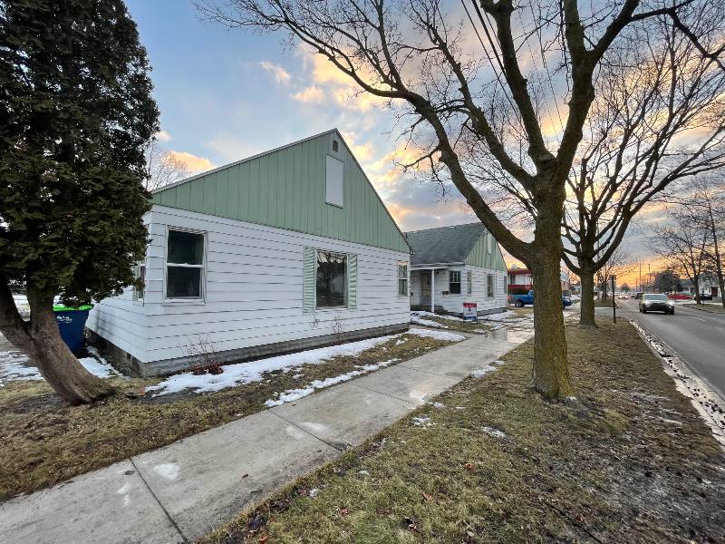 Apartment for rent at 800 McKinley St, Bay City, MI 48708