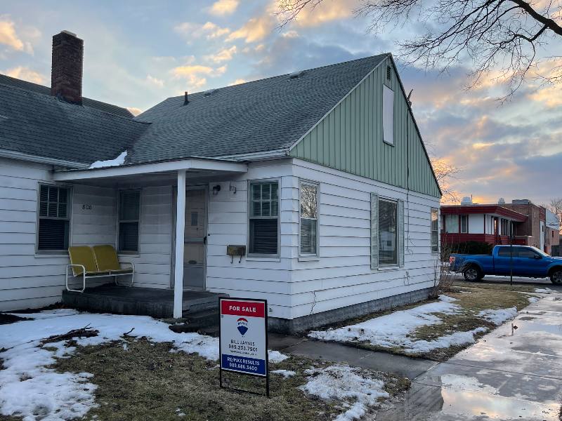Apartment for rent at 800 McKinley St, Bay City, MI 48708