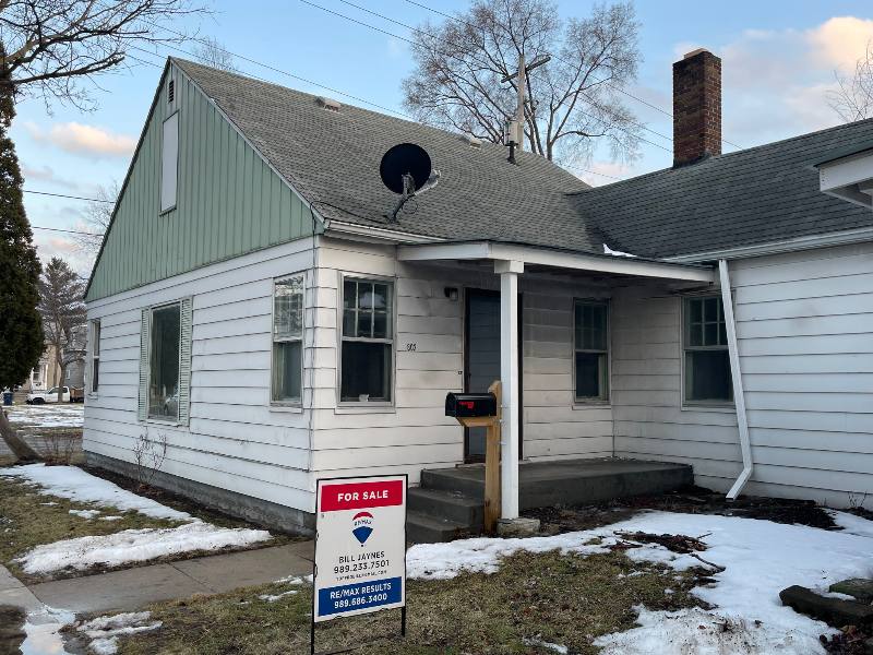 Apartment for rent at 800 McKinley St, Bay City, MI 48708