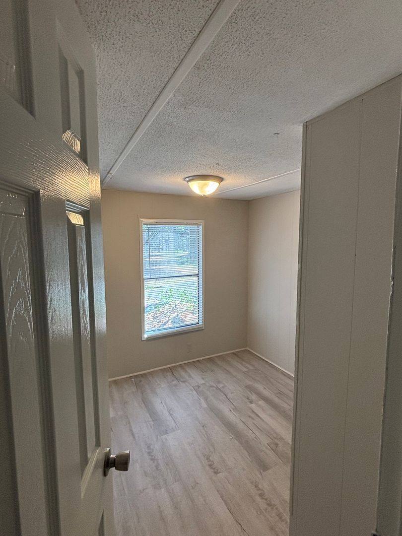 Apartment for rent at 320 Dreher Rd, West Columbia, SC 29169