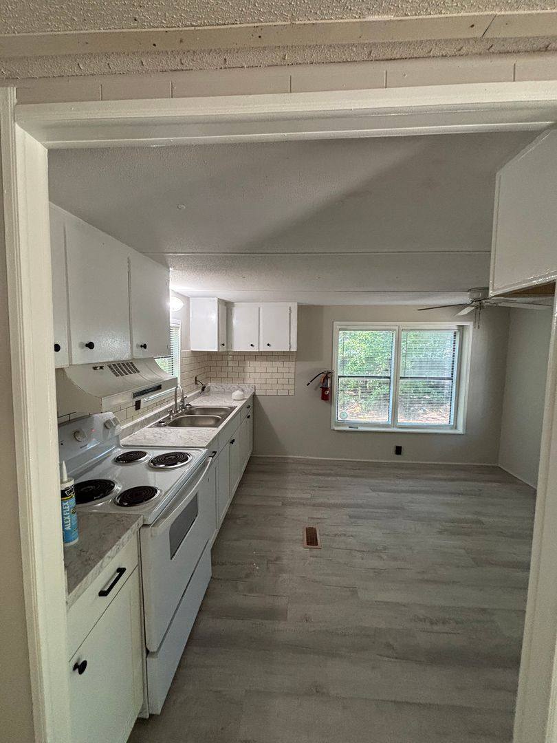 Apartment for rent at 320 Dreher Rd, West Columbia, SC 29169