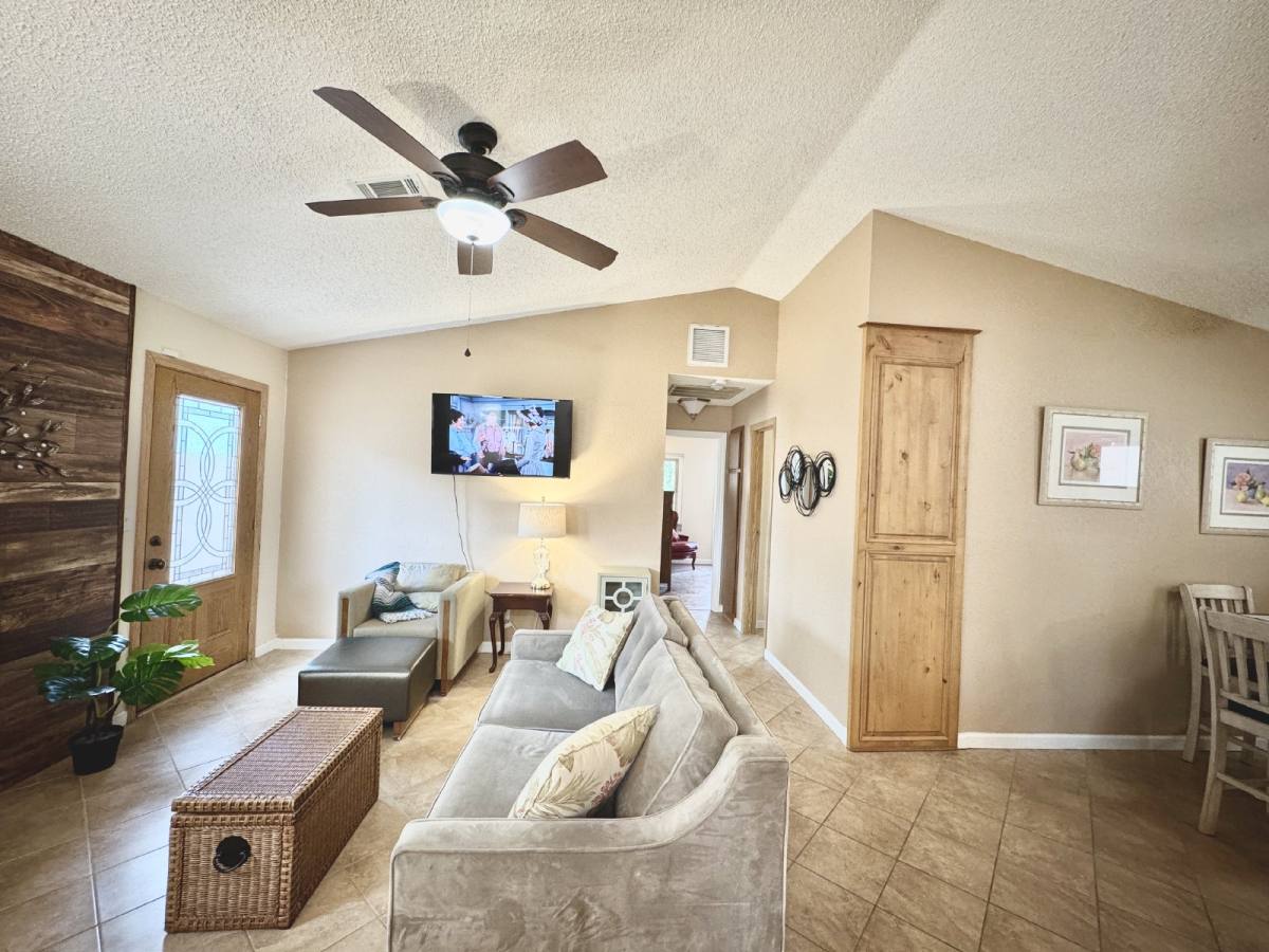 House for rent at 525 Tabony Ave, Henderson, NV 89011