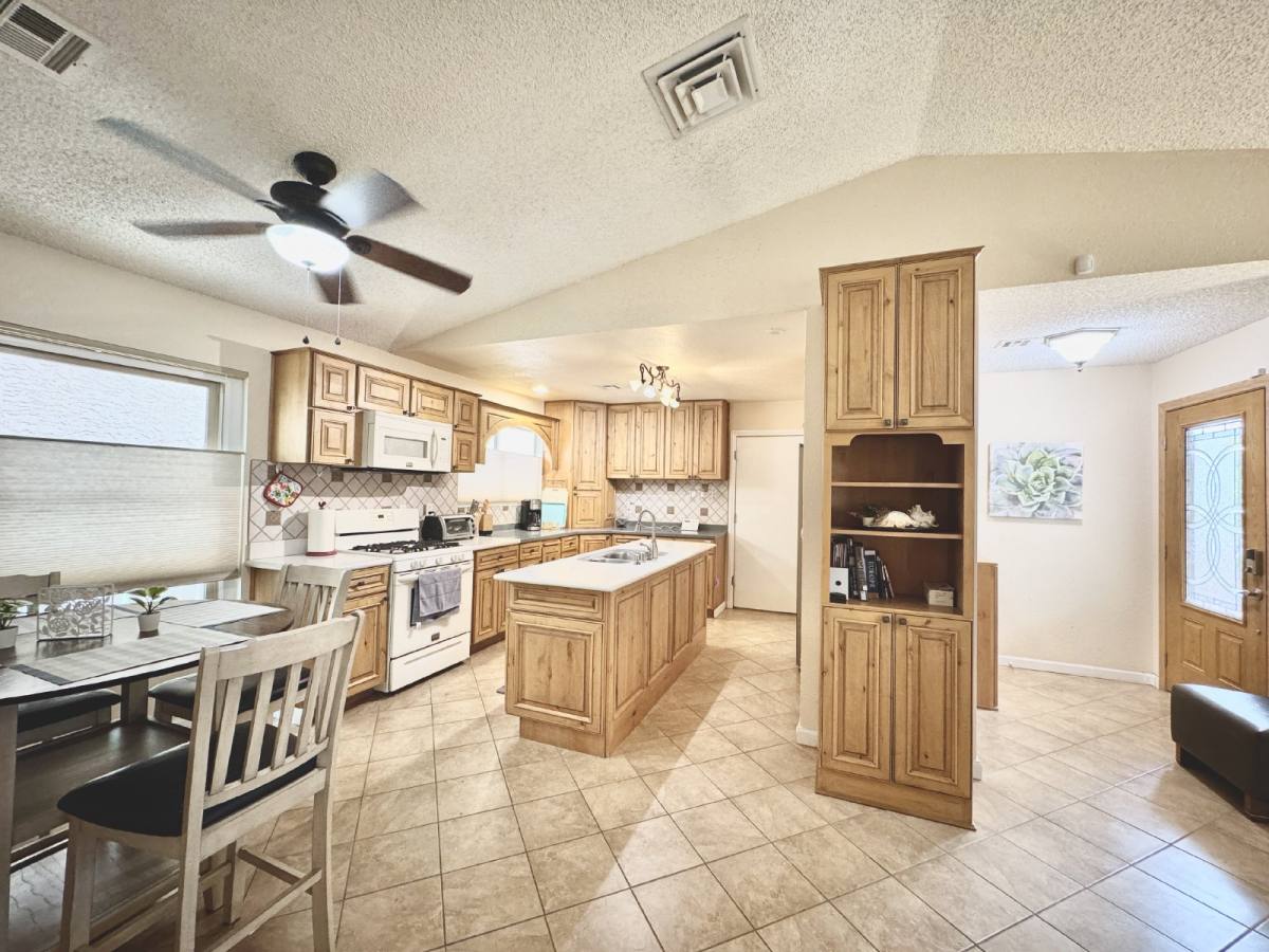 House for rent at 525 Tabony Ave, Henderson, NV 89011