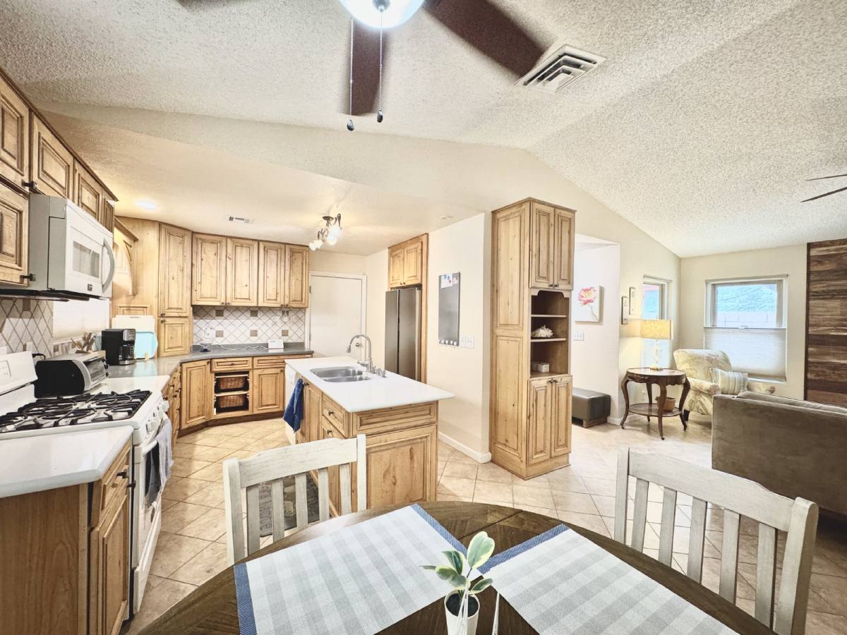 House for rent at 525 Tabony Ave, Henderson, NV 89011