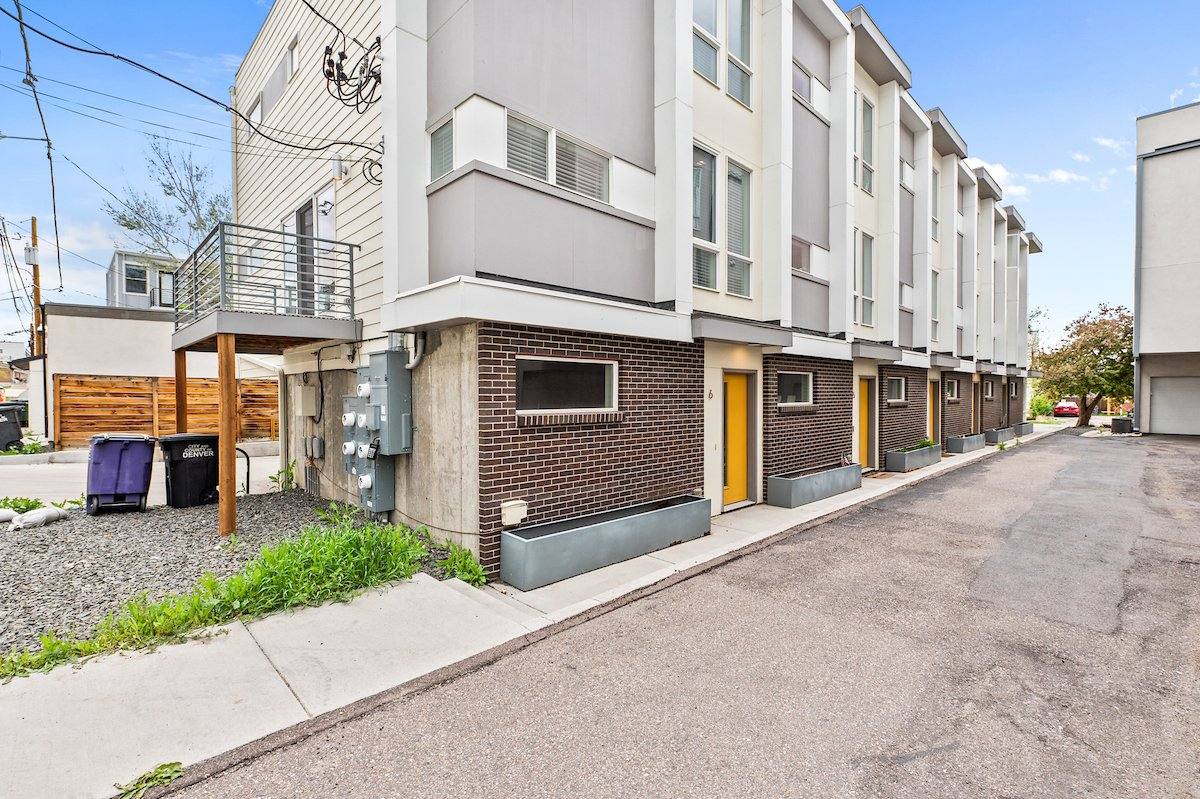 Townhouse for rent at 1711 Hooker St #6, Denver, CO 80204