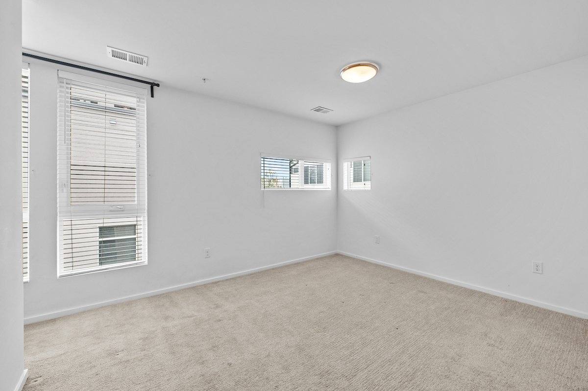 Townhouse for rent at 1711 Hooker St #6, Denver, CO 80204