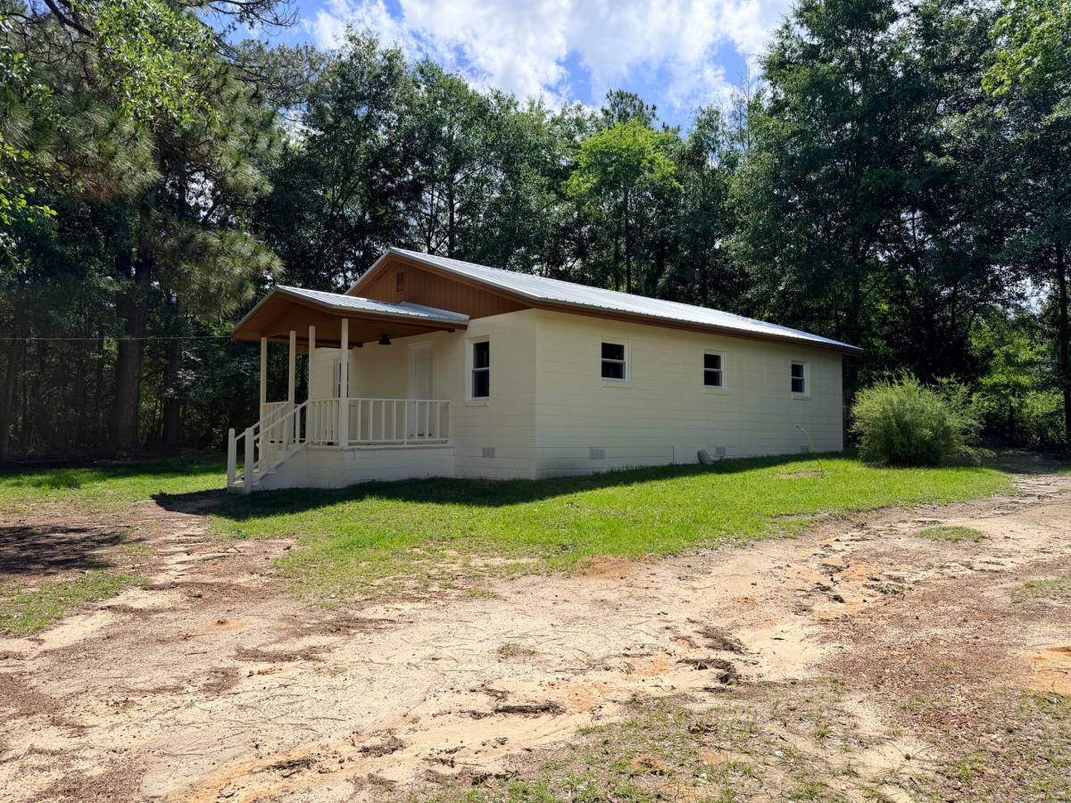 House for rent at 215 Will Reeves Rd, Rhine, GA 31077