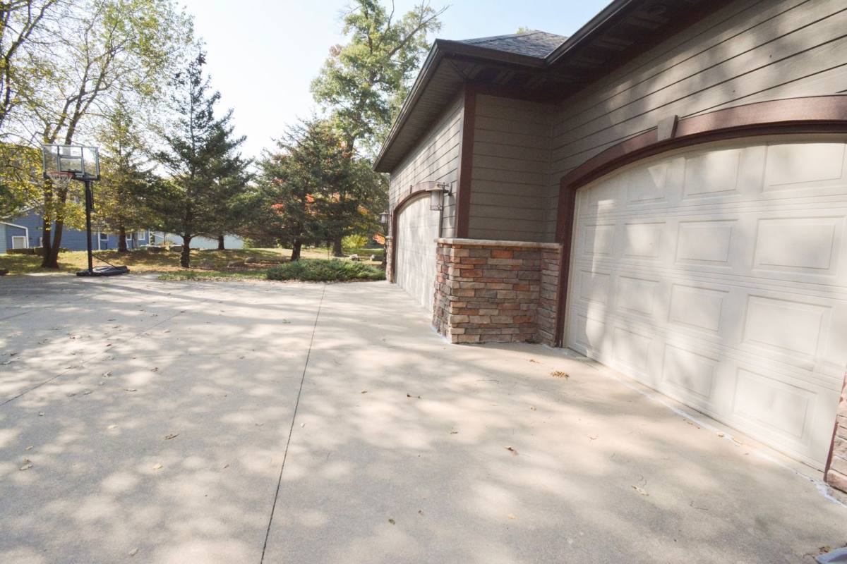 House for rent at 3019 Thaddeus Rd SW, Rochester, MN 55902