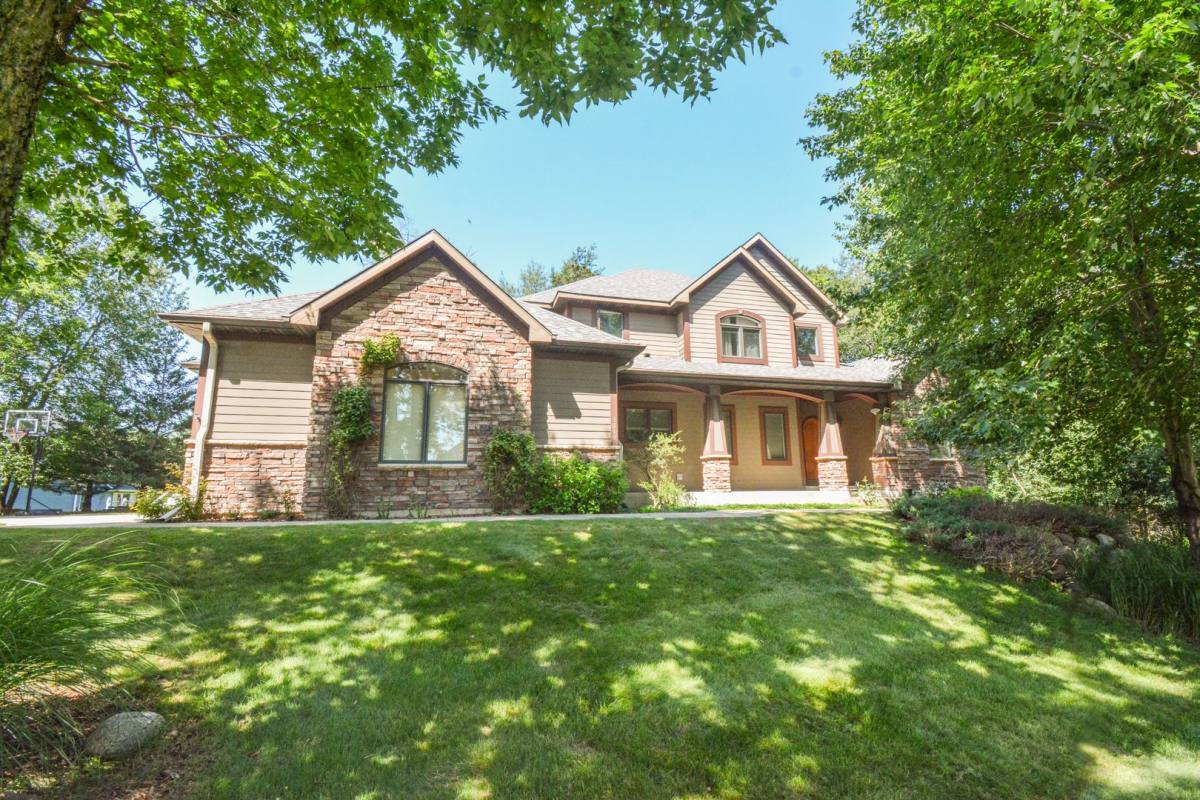 House for rent at 3019 Thaddeus Rd SW, Rochester, MN 55902