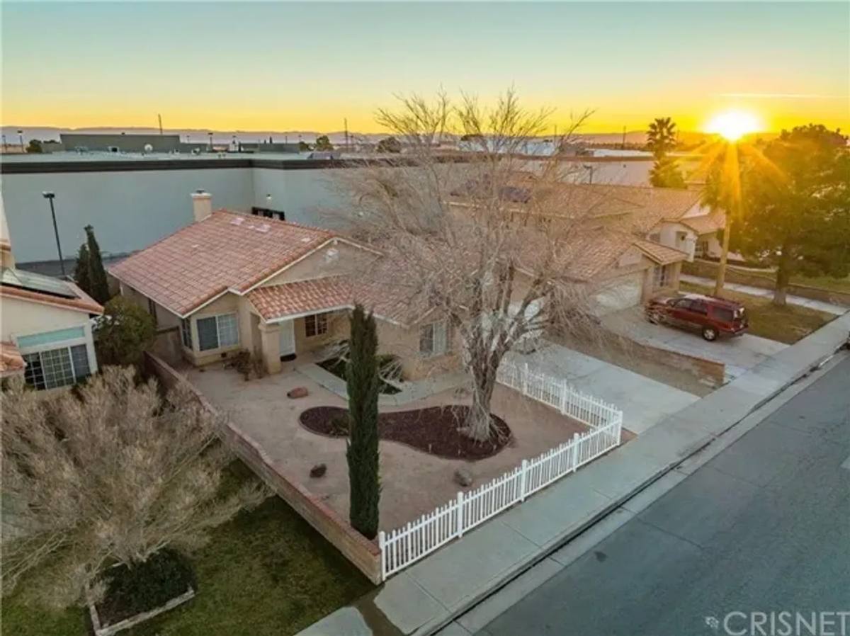 House for rent at 2516 Starbrite Ave, Rosamond, CA 93560