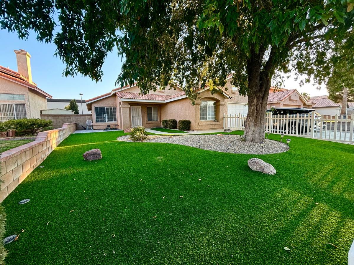House for rent at 2516 Starbrite Ave, Rosamond, CA 93560