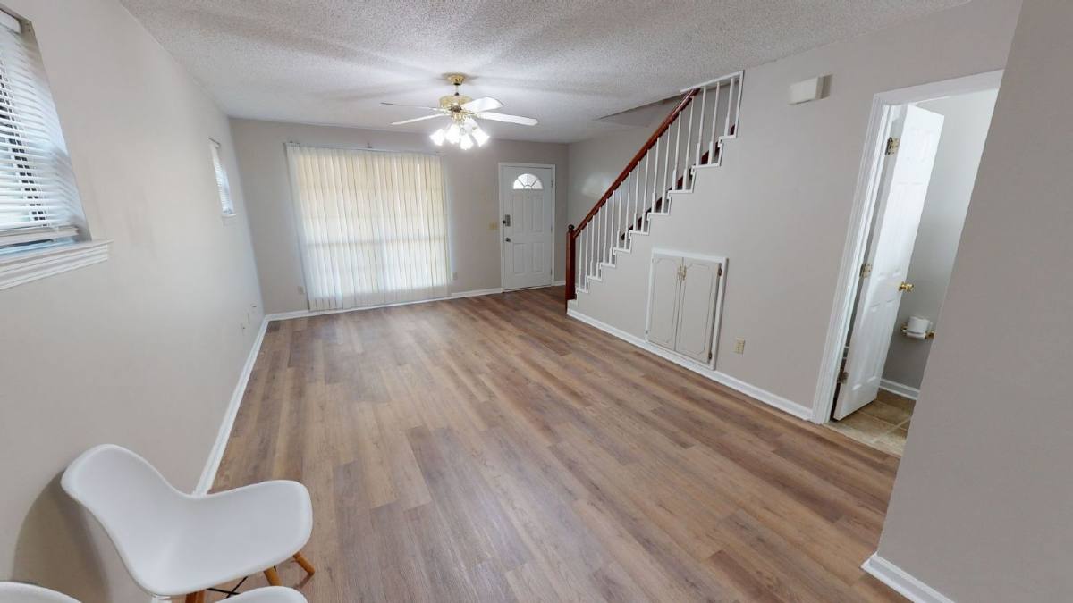 House for rent at 196 Lakeview Dr, Daleville, AL 36322