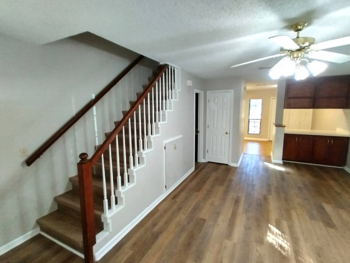 House for rent at 196 Lakeview Dr, Daleville, AL 36322