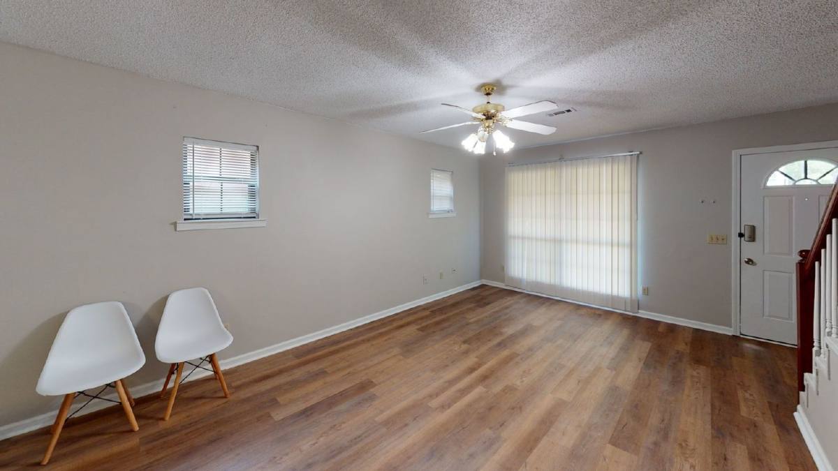 House for rent at 196 Lakeview Dr, Daleville, AL 36322