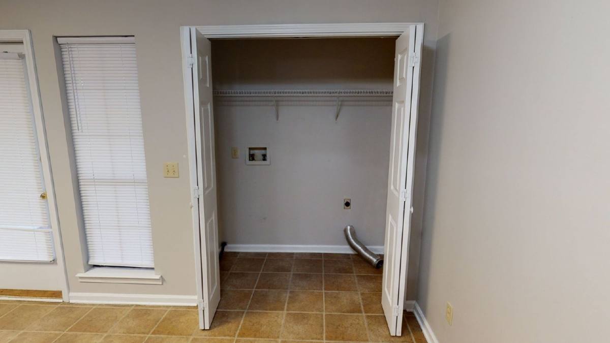 House for rent at 196 Lakeview Dr, Daleville, AL 36322