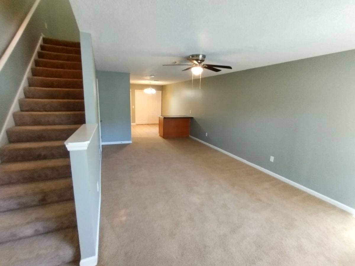 Townhouse for rent at 215 Lakeview Dr, Daleville, AL 36322