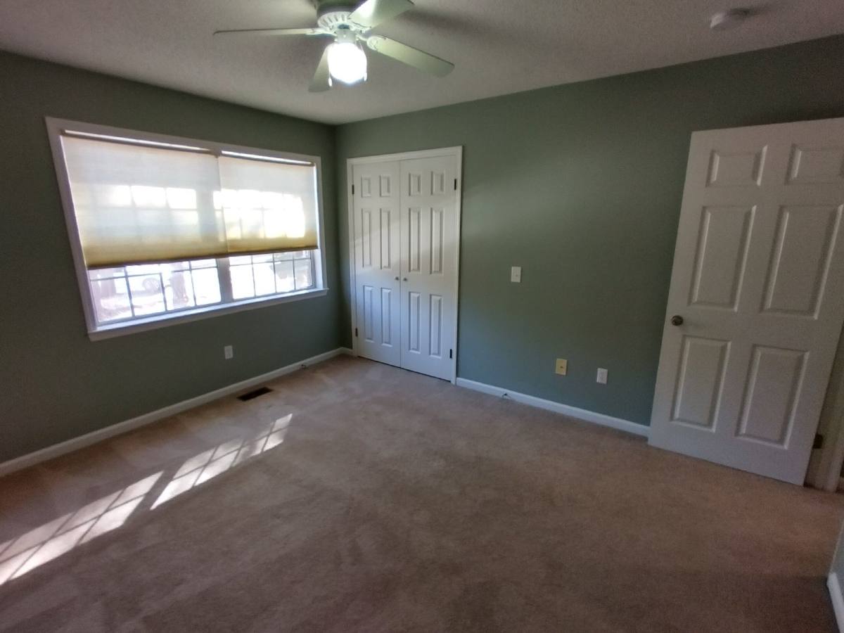 Townhouse for rent at 215 Lakeview Dr, Daleville, AL 36322