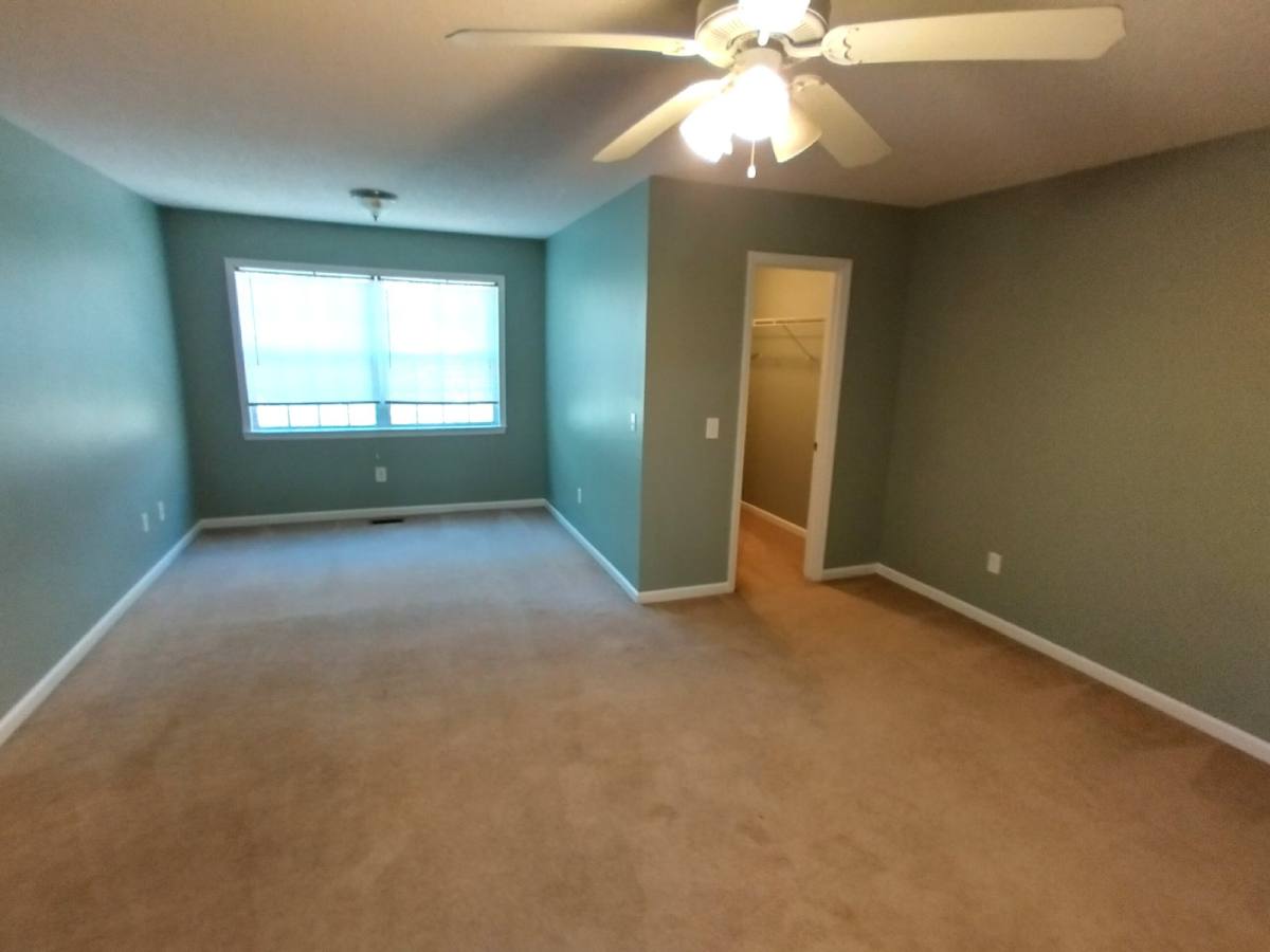 Townhouse for rent at 215 Lakeview Dr, Daleville, AL 36322