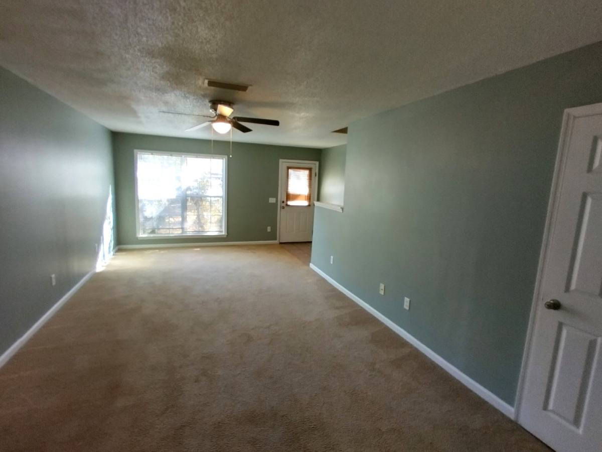 Townhouse for rent at 215 Lakeview Dr, Daleville, AL 36322