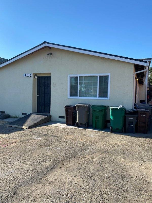 Apartment for rent at 1131 88th Ave #B, Oakland, CA 94621