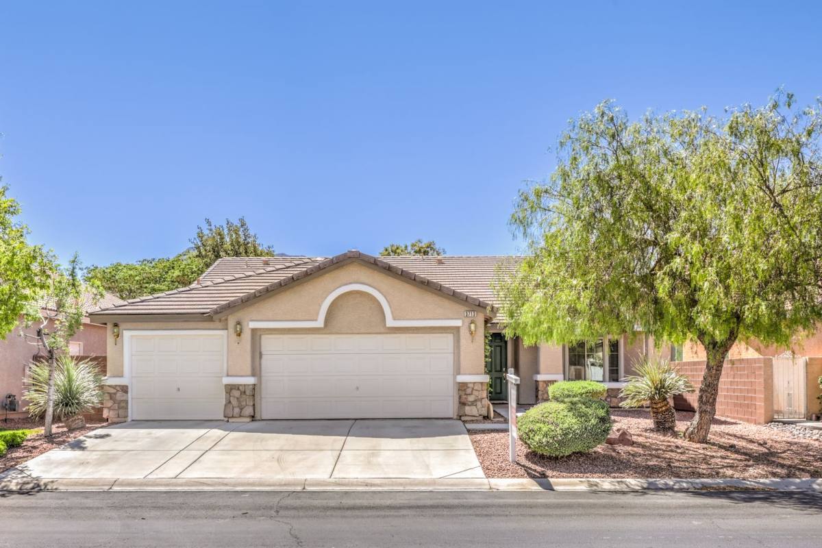 House for rent at 3713 Spring Shadow Rd, Las Vegas, NV 89129