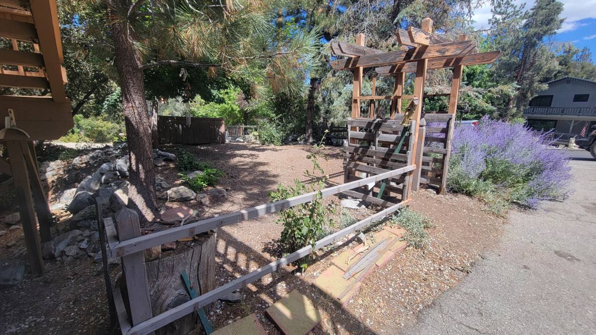 House for rent at 1617 Zion Way, Pine Mountain Club, CA 93222