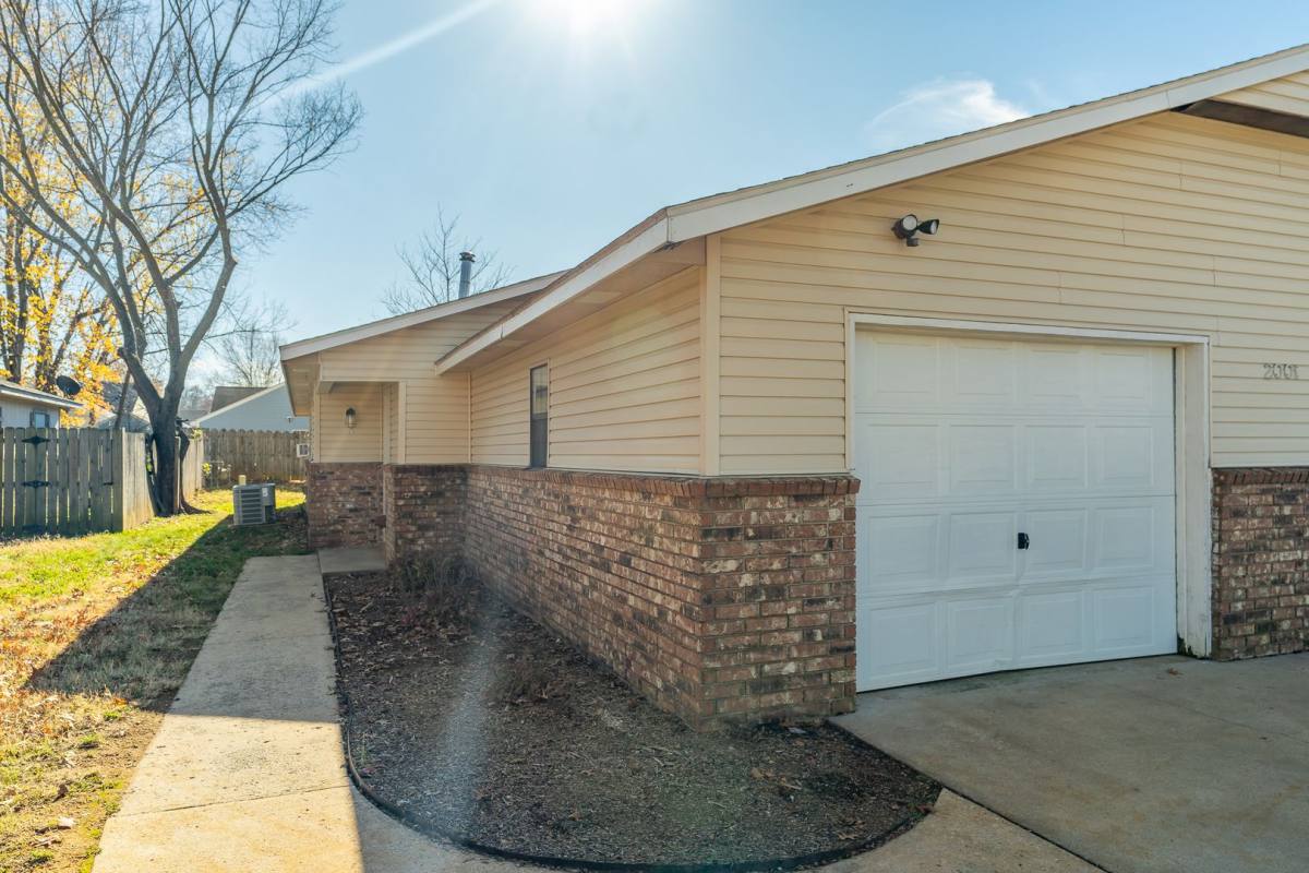 House for rent at 2001 Cypress Place, Springdale, AR 72762
