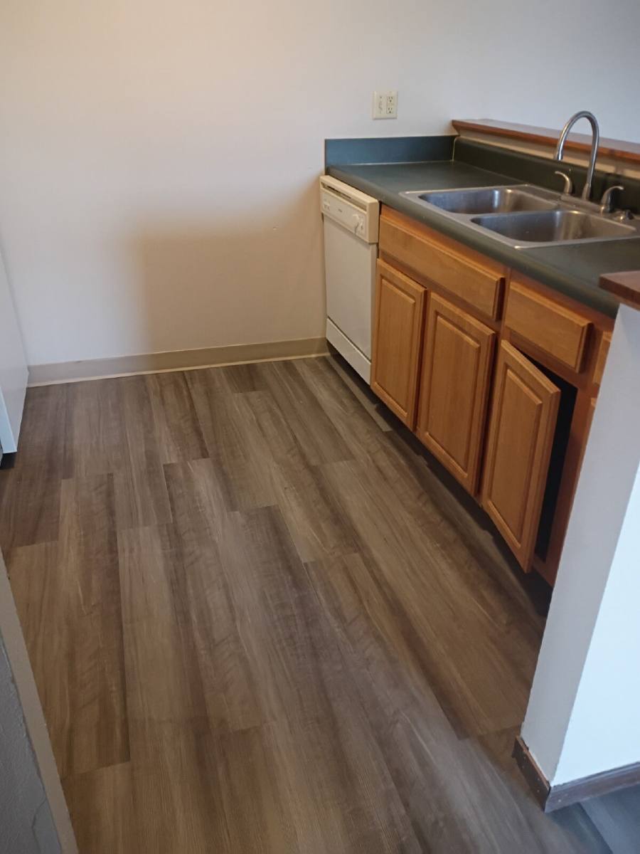 Apartment for rent at 410 13th Ave NW #14, Oelwein, IA 50662