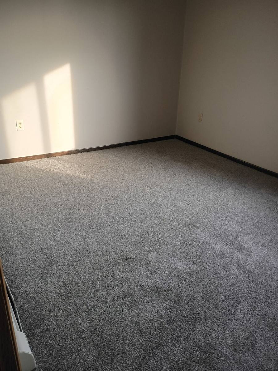 Apartment for rent at 410 13th Ave NW #14, Oelwein, IA 50662
