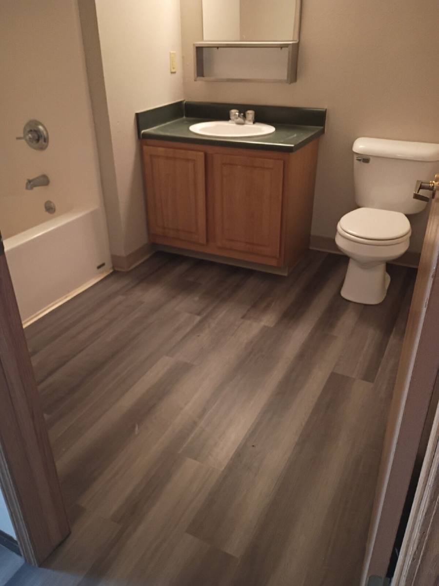 Apartment for rent at 410 13th Ave NW #14, Oelwein, IA 50662