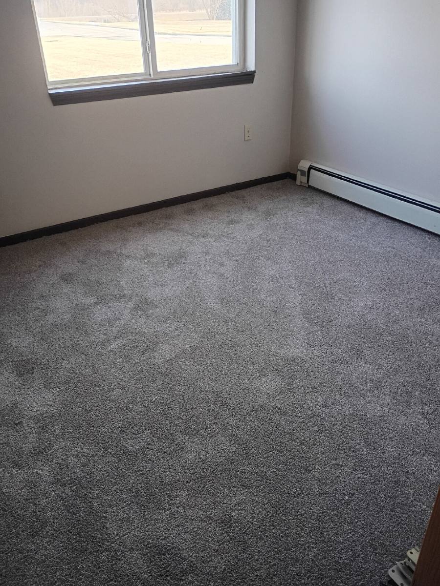Apartment for rent at 410 13th Ave NW #14, Oelwein, IA 50662