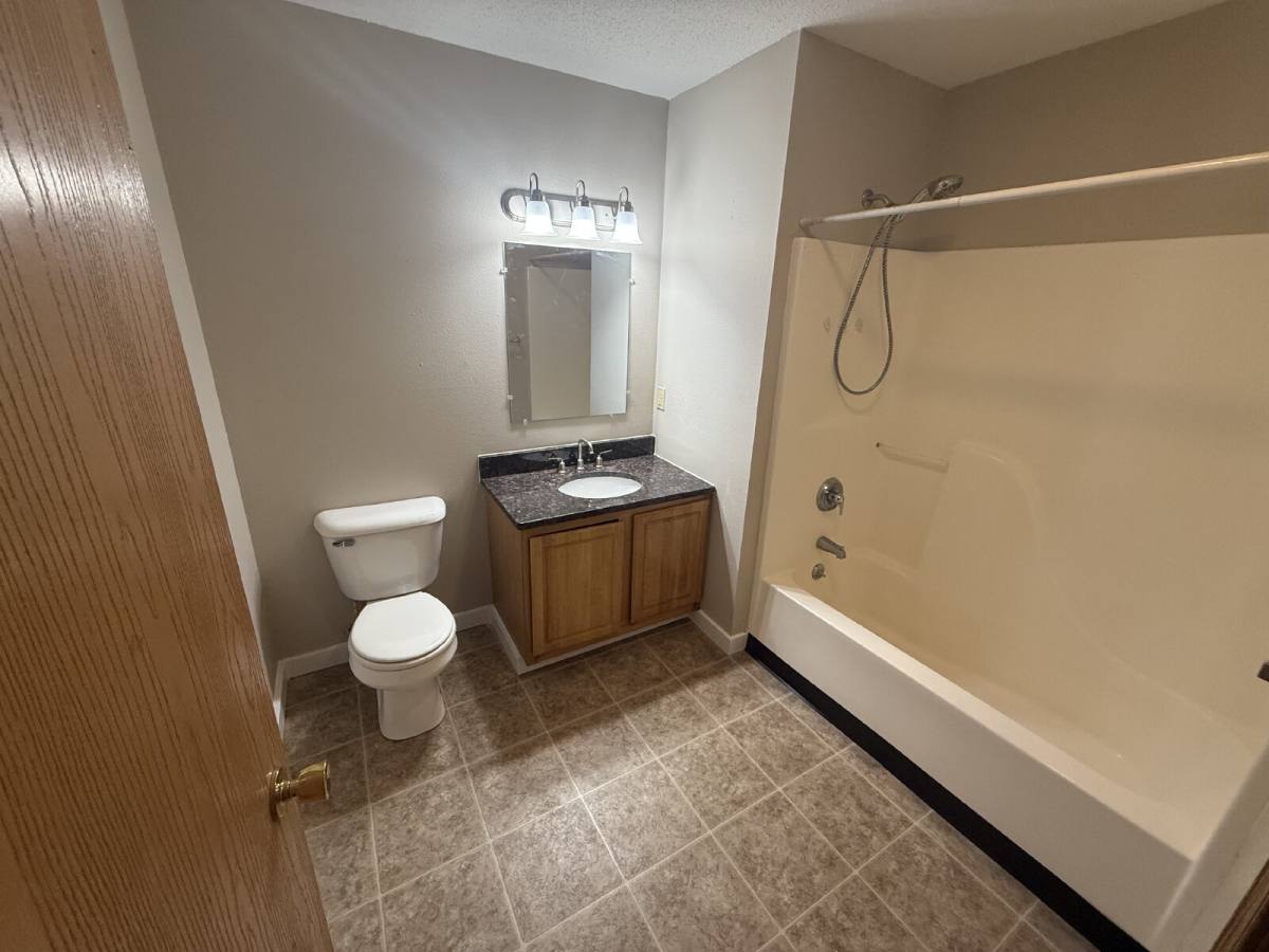 Apartment for rent at 410 13th Ave NW #23, Oelwein, IA 50662
