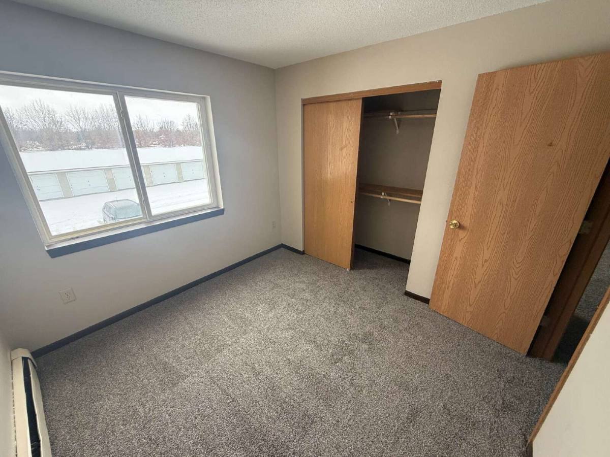 Apartment for rent at 410 13th Ave NW #23, Oelwein, IA 50662