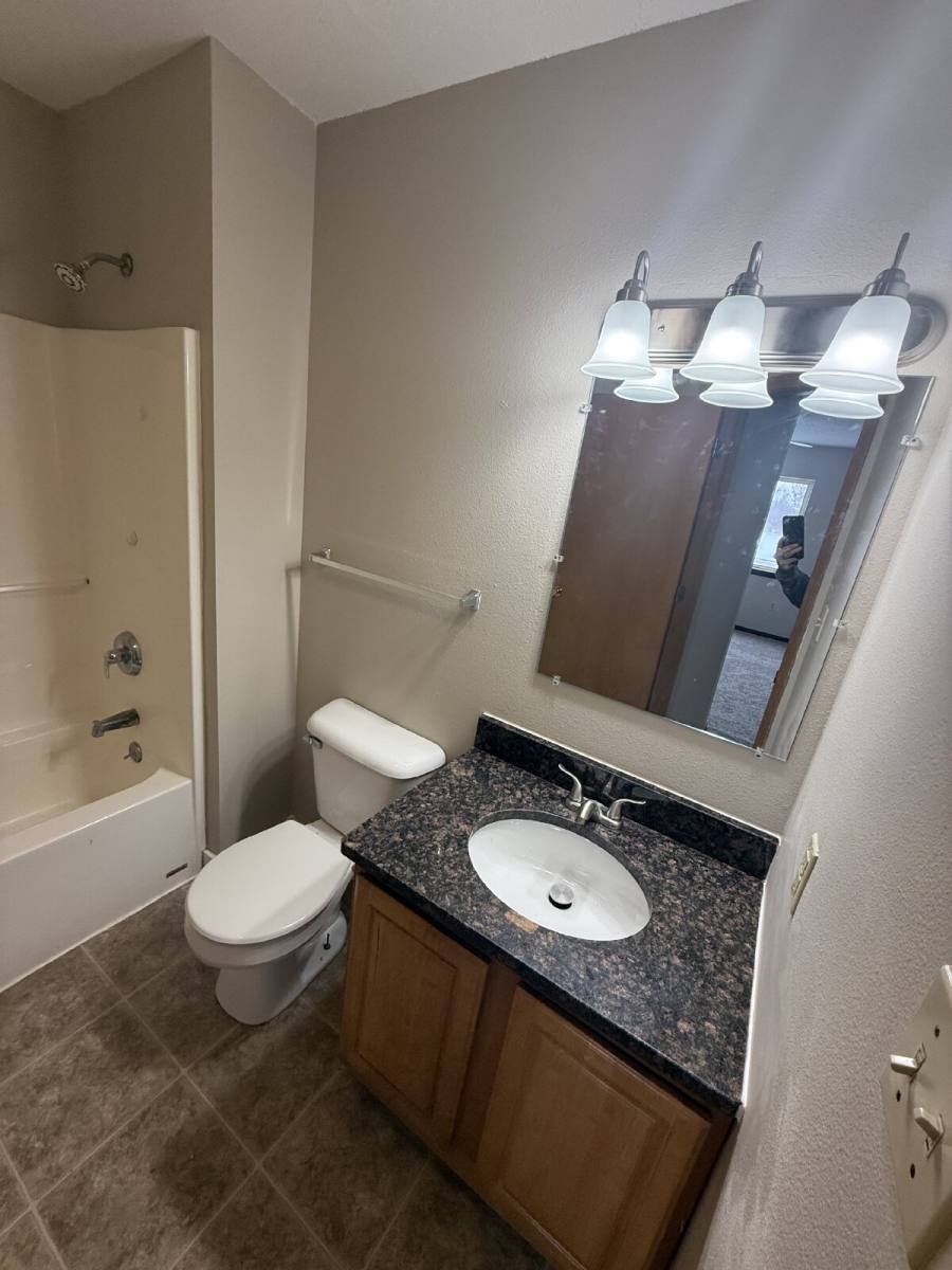 Apartment for rent at 410 13th Ave NW #23, Oelwein, IA 50662